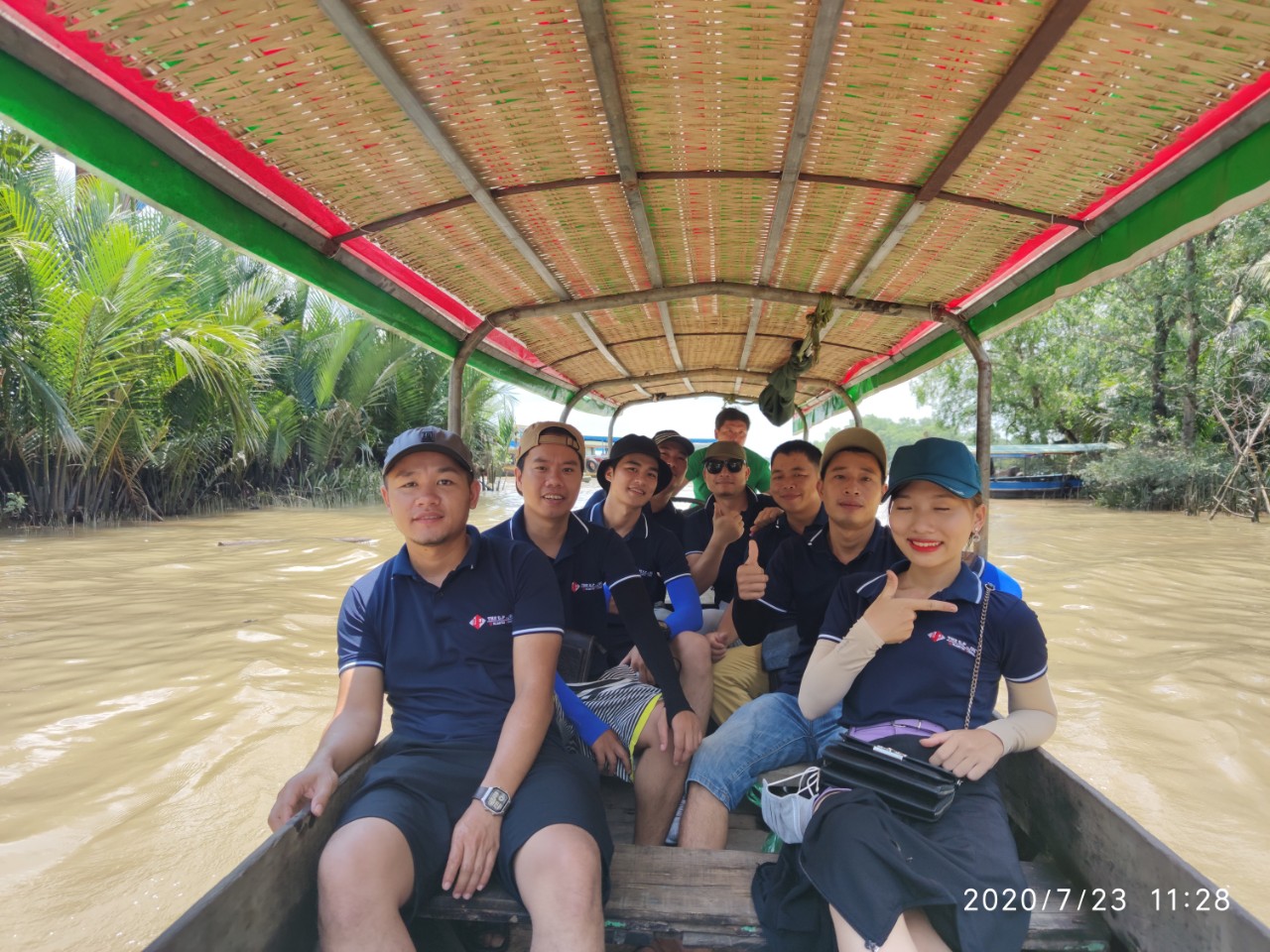 The UP du lịch miền tây sông nước